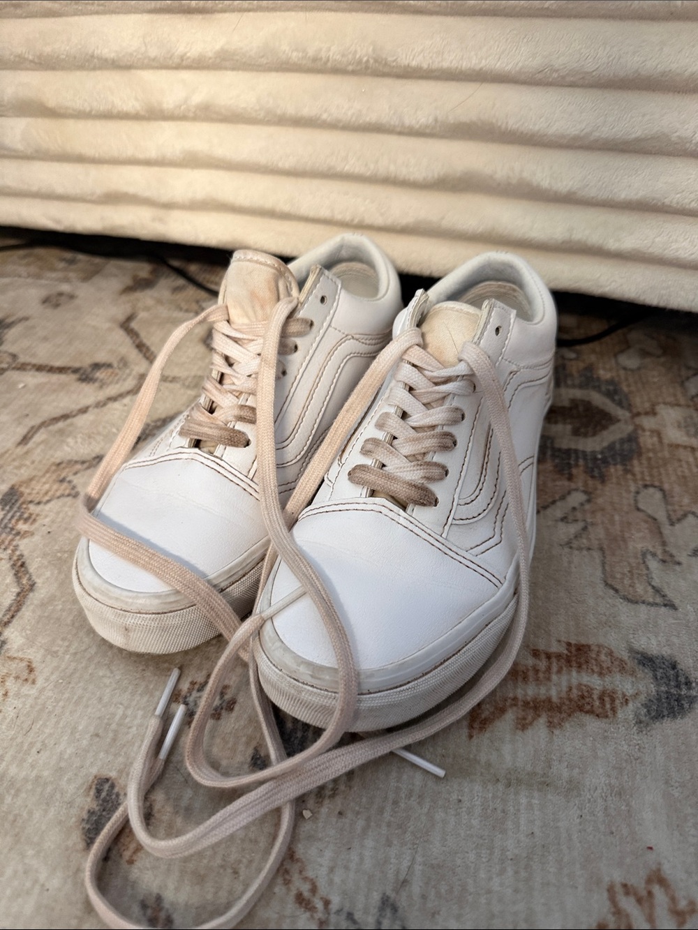 Women’s White Low-Top Vans